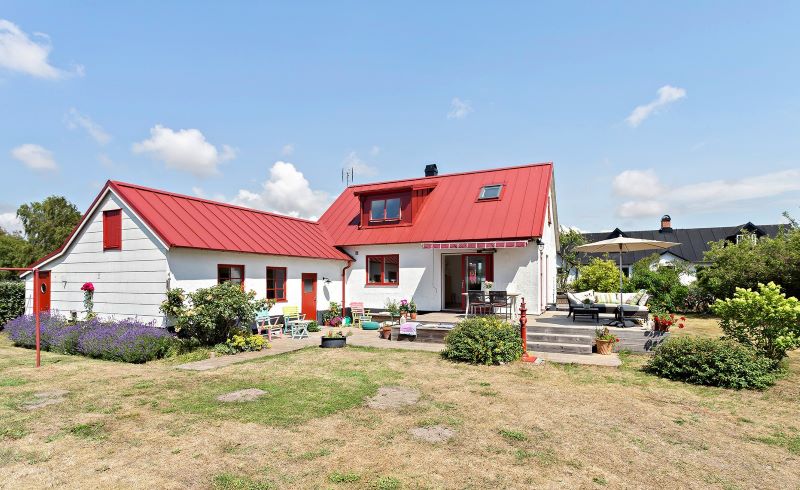 Omläggning av tak & fasad. Sjöbo Grimstofta