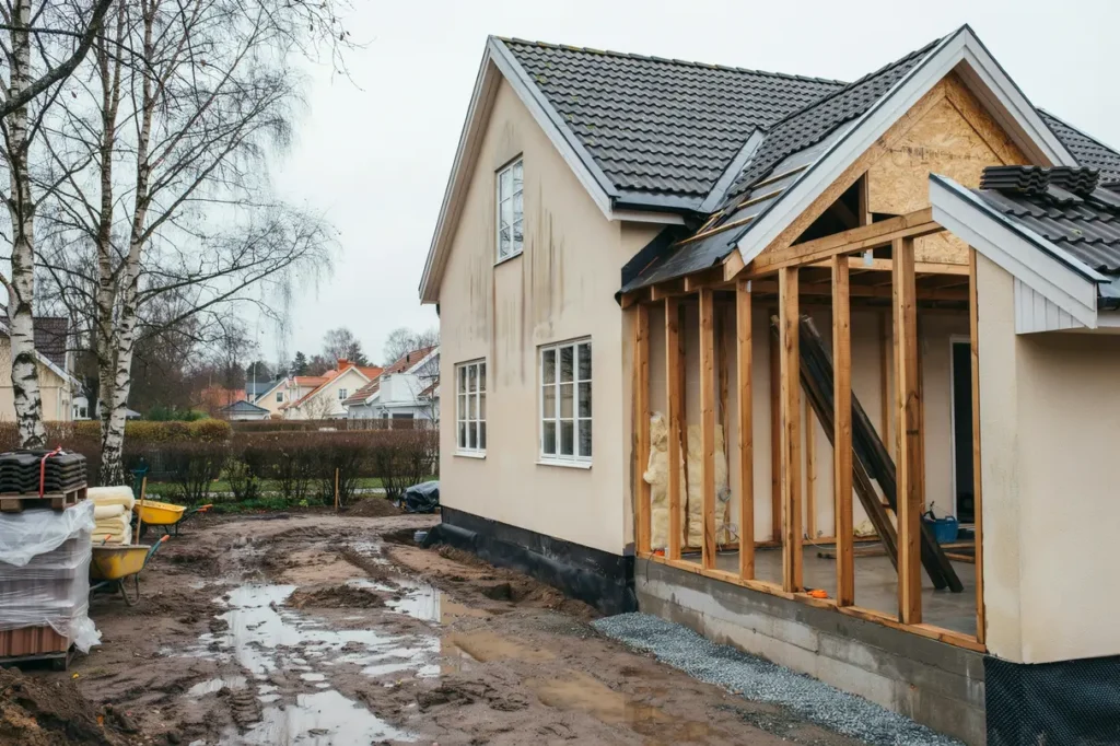 tillbyggnad av villa s planerar du grund takanslutning och budget utan dyra misstag